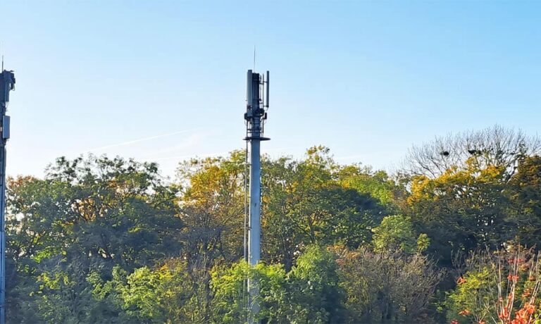 France Case Study - Three Cell Towers